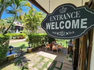 Apto. do Lago com jardim, condomínio completo - Bom Sucesso