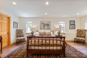 Trailside - Alpine Meadows 6 Bedroom with Private Hot tub