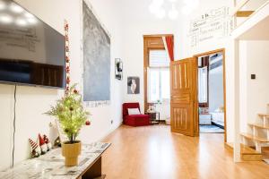 Just Chillin Apt-Budapest Most Historic Landmarks