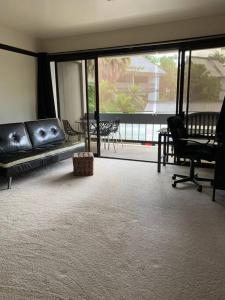 Lucys Place -STUDIO Apt with air-conditioning, Murphy bed