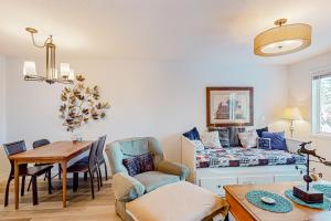 SnowCrest Village, Unit 5B