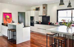 Awesome Home In La Teste-De-Buch