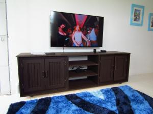 Dover Apt 1 by Dover Beach