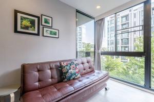 Modern Condo in Nimman (F407) by Pimolplace