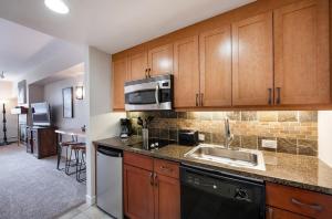 Premium Unit 4643- Fraser Crossing Founders Pointe condo