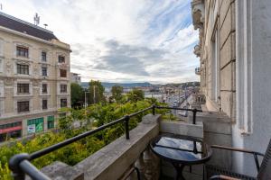 Luxury 3BEDRM 2BATHRM Apartment with Danube River View