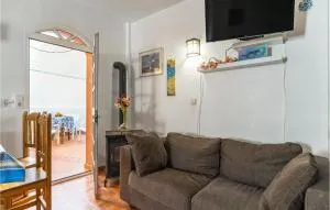 4 Bedroom Cozy Home In Facinas - Tahivilla