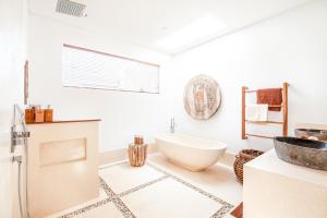 Coastal Comfort Cozy 4BR Villa, 300m to Finns