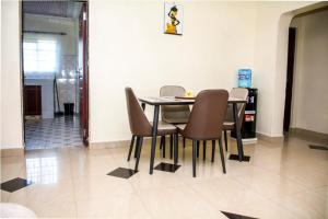 Elegant 2Br Ensuite Apartment close to Rupa Mall, Mediheal hospital, TopHill Hospital and St Lukes Hospital