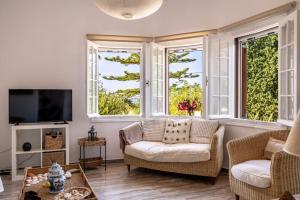 Théa Lassi 2 bedroom apartment, Garden level