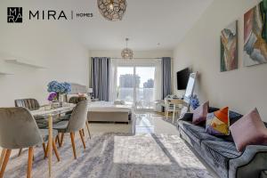 Mira Holiday Homes - Lovely Studio in AG tower with free parking - 4-star hotels in Dubai