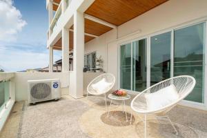 1 bedroom apartment in Nai Harn