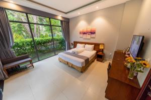 Emerald Garden Retreat