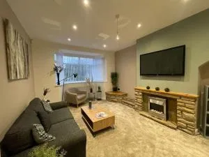 Modern Spacious 5 Bed House in Newcastle - 赖顿