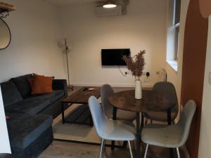 404 Bayard Plaza 2 Bedroom Apartment with Outside terrace