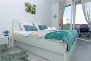 Apartments Tomana