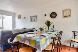 Instants de détente et de partage aux sables dor