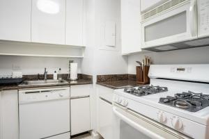 Midtown East 2BR w Doorman Gym nr Bloomingdales NYC-1353