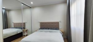 MODERN AND COMFORTABLE APARTMENt