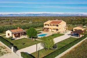 Villa Levatinka ZadarVillas - Prkos