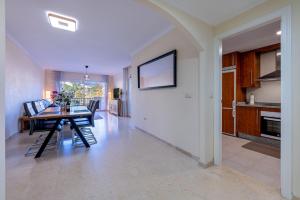 Green Hills Chic 3 Bed Apt Elviria, Marbella