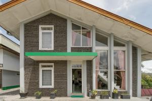 RedDoorz near Jam Gadang Syariah Bukit Tinggi