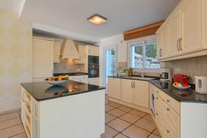 Villa Jarmila by Aguilarent