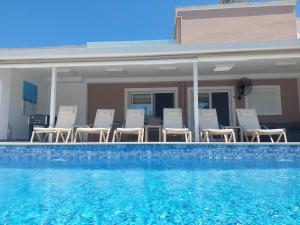 Villa Astro- Less than 5-Min Walk to Kalivaki Beach