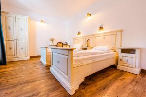 Deluxe Twin Room room in CASA CHITIC - HOTEL & RESTAURANT- Str Nicolae Balcescu 13
