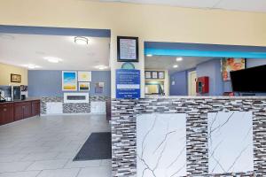 Days Inn by Wyndham Holladay