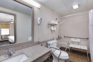 Days Inn by Wyndham Holladay