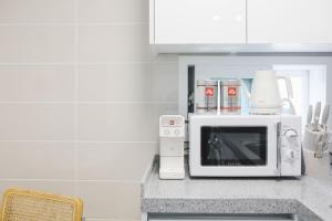 Home Brick Hongik station 10min