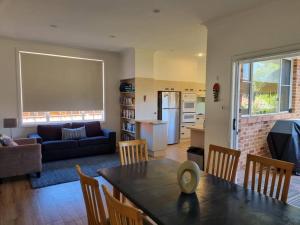 liandys@lakeconjola