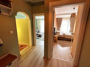 Modern and Chic Downtown House