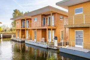 FLOATING HOUSES Classic _ _Schwimm - Barth