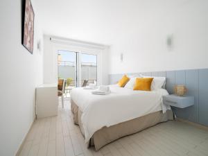 Contemporary Flat a Few Steps From the Beach #1944