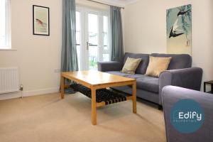 City Centre, Sleeps 8, Free Parking