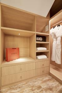 Hotels Grand Hotel Du Palais Royal : photos des chambres