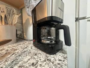 GREAT VALUE Luxe Style Queen Beds WD Parking