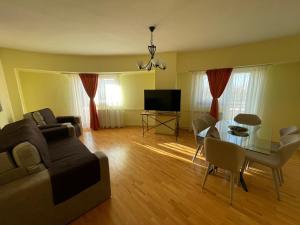 House of Parliament Ultracentral Apartament self check in