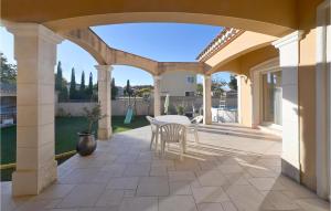 Maisons de vacances Stunning Home In Arles With Wi-Fi : photos des chambres