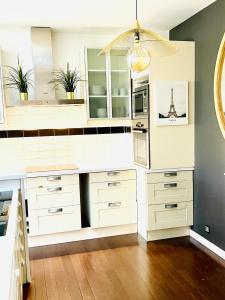 Appartements Reims CATHEDRALE JACUZZI LUXURIOUS PROPERTY : photos des chambres