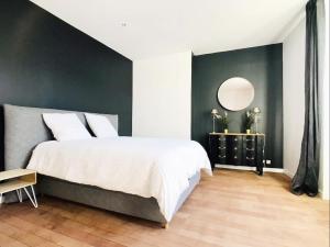 Appartements Reims CATHEDRALE JACUZZI LUXURIOUS PROPERTY : photos des chambres