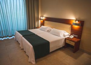 Single Room room in Hotel Deloix 4* Sup