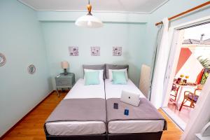 Ioannas Mansion - By the lake