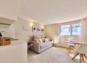 Club Apartments by Grupo Compostelana 8