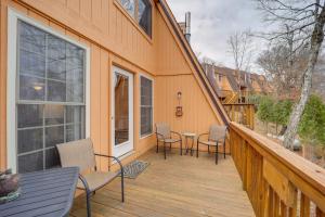 Beech Mountain Condo with Community Pool and Game Room