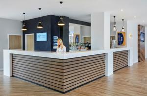 Standard Twin Room with Free Hot Breakfast room in Holiday Inn Express Grimsby an IHG Hotel