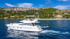 Luxury Yacht - Lex of the Seas