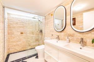 Villas Entire Villa 430 sqm - 17 bedrooms, 19 beds, Villa des Ammonites : photos des chambres